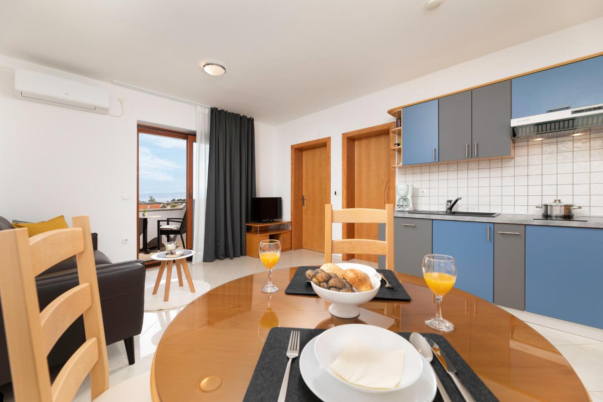 Apartment Kvarner 2 *